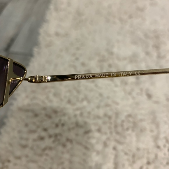Prada sunglasses - Picture 5 of 6